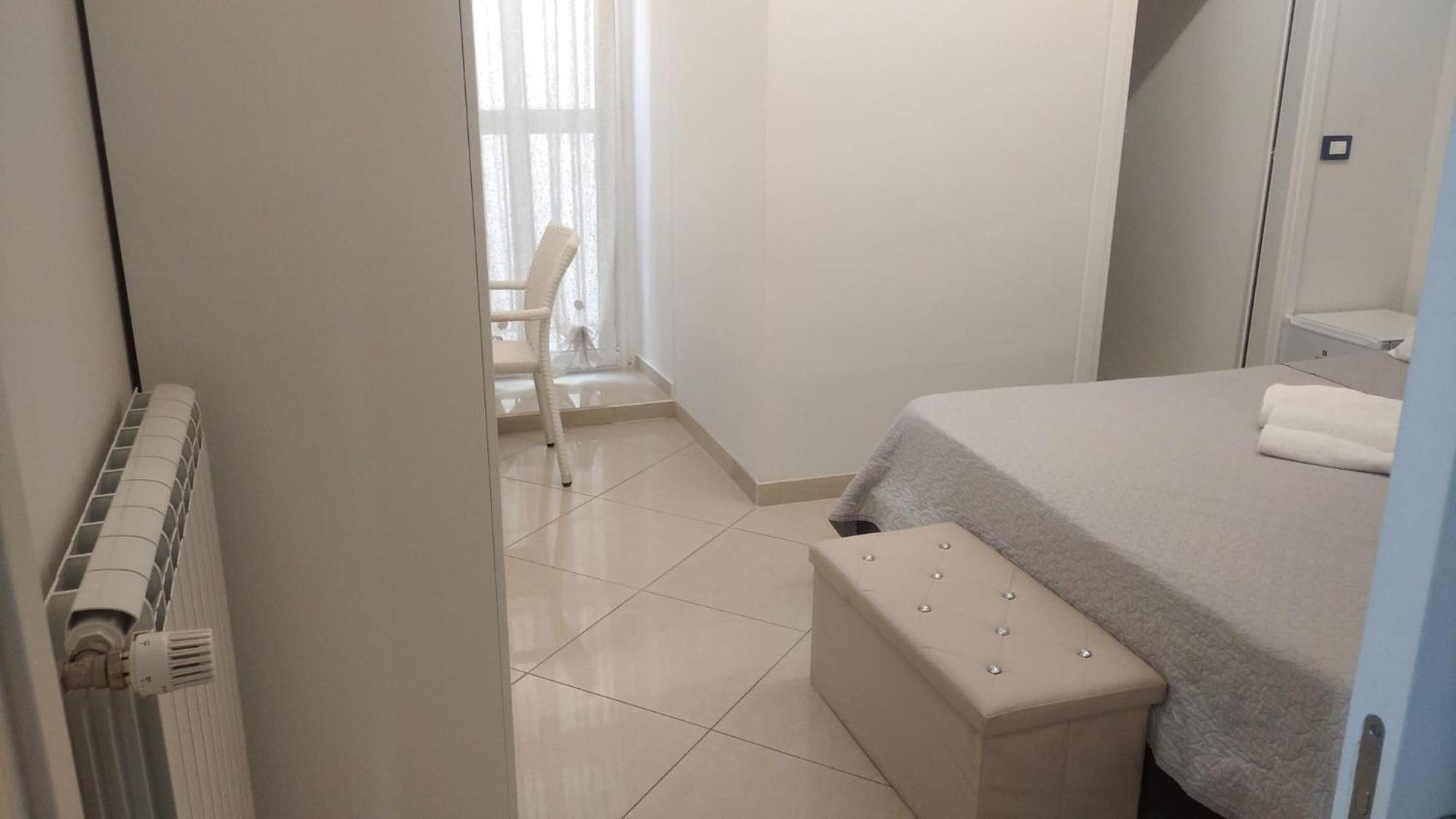 Kimia Home, Centro Модуньо Стая снимка